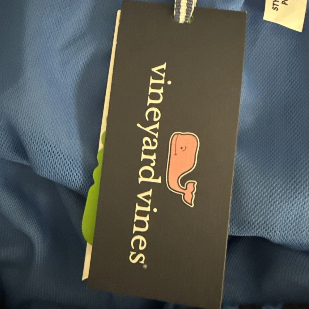 Vineyard Vines new men